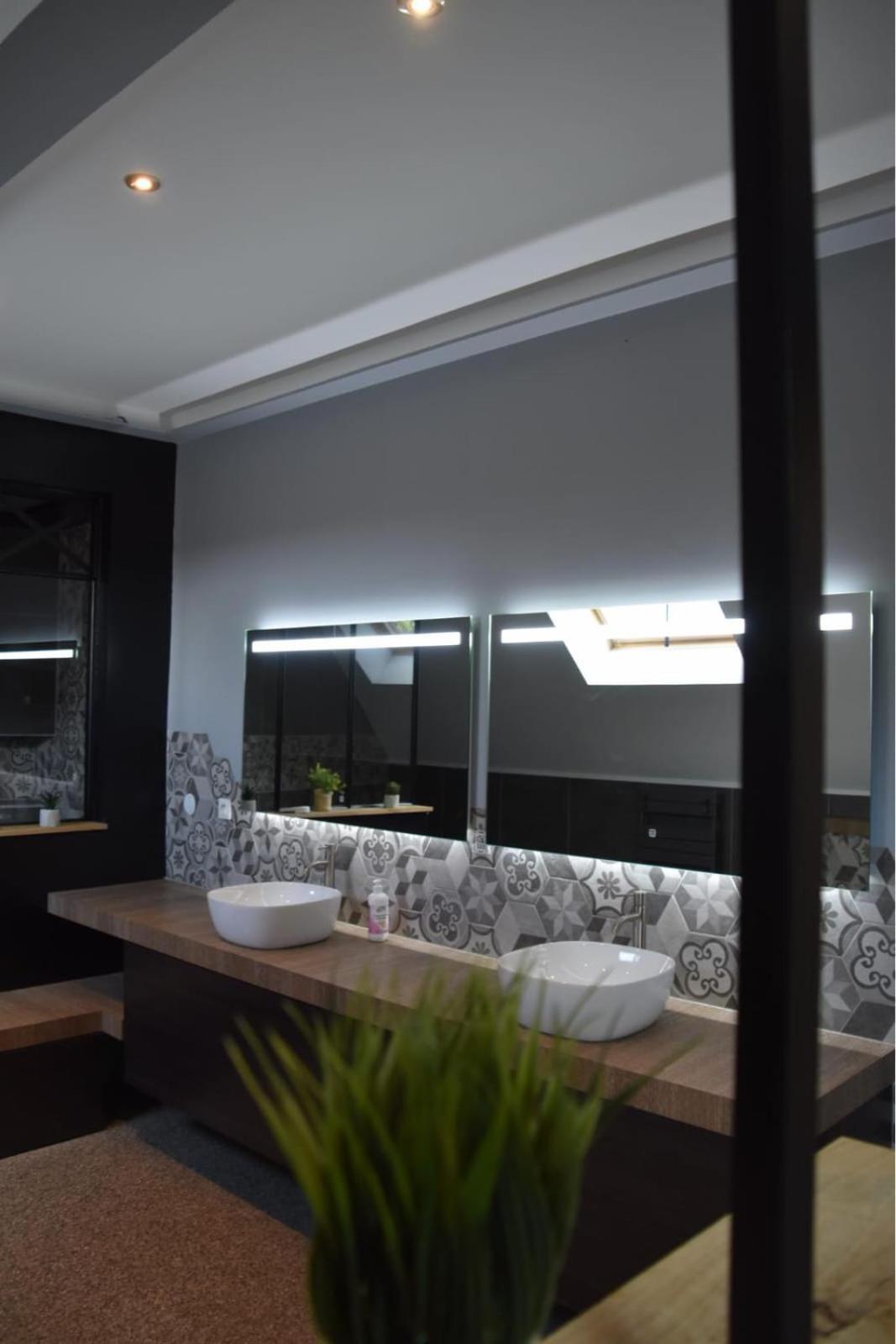 Villa De Luxe Avec Piscine Et Jacuzzi Xxl